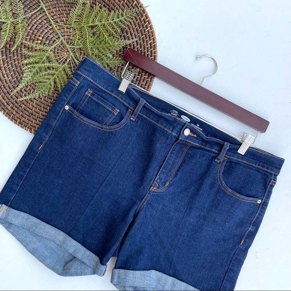 Old Navy Women’s Shorts Blue Denim Fitted Stretch Cuffed Hem Size 16